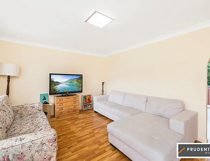 2/4 Bundy Close, Macquarie Fields, NSW 2564, 3房, 1浴, Unspecified