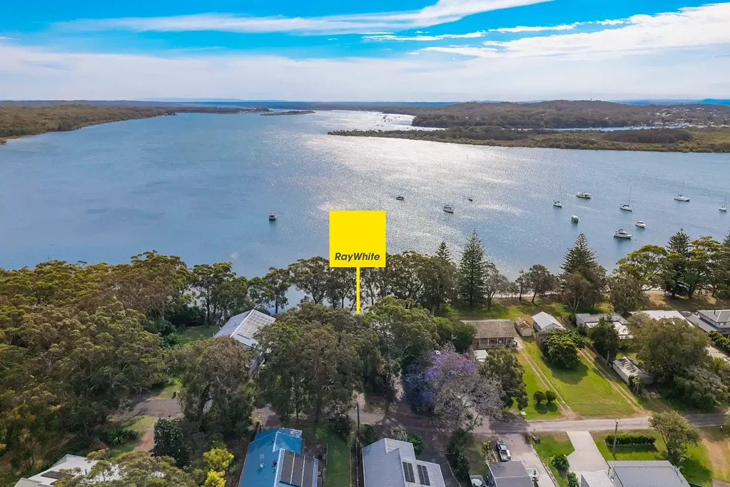 52 Albert Street, Taylors Beach, NSW 2316