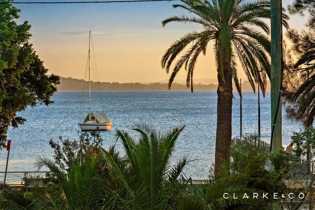 Belmont 4房  ELEVATED COASTAL LIVING IN A PRIME BELMONT LOCATION!