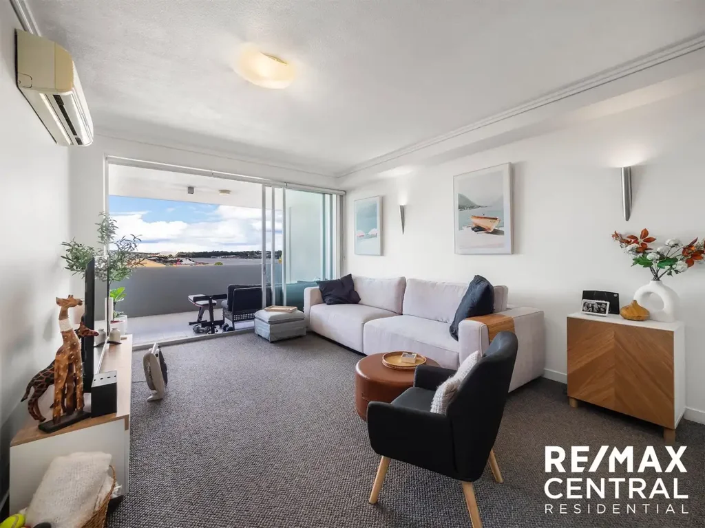 Hamilton 1Phòng ngủ Oversized One Bedroom + Study with River Views & Strong Rental Return