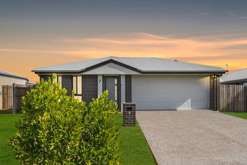 7 Lady Elliot Crescent, Eli Waters, QLD 4655