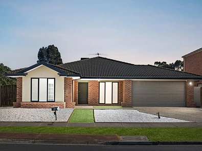Deer Park 4房 Deer Park 火车站片刻即达的稀有大型街角地块 Rare Large Corner Block Just Moments from Deer Park Train Station