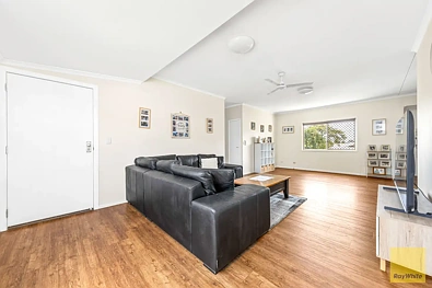 Silid Pahingahan - 8 Egan Street, Emerald, QLD 4720