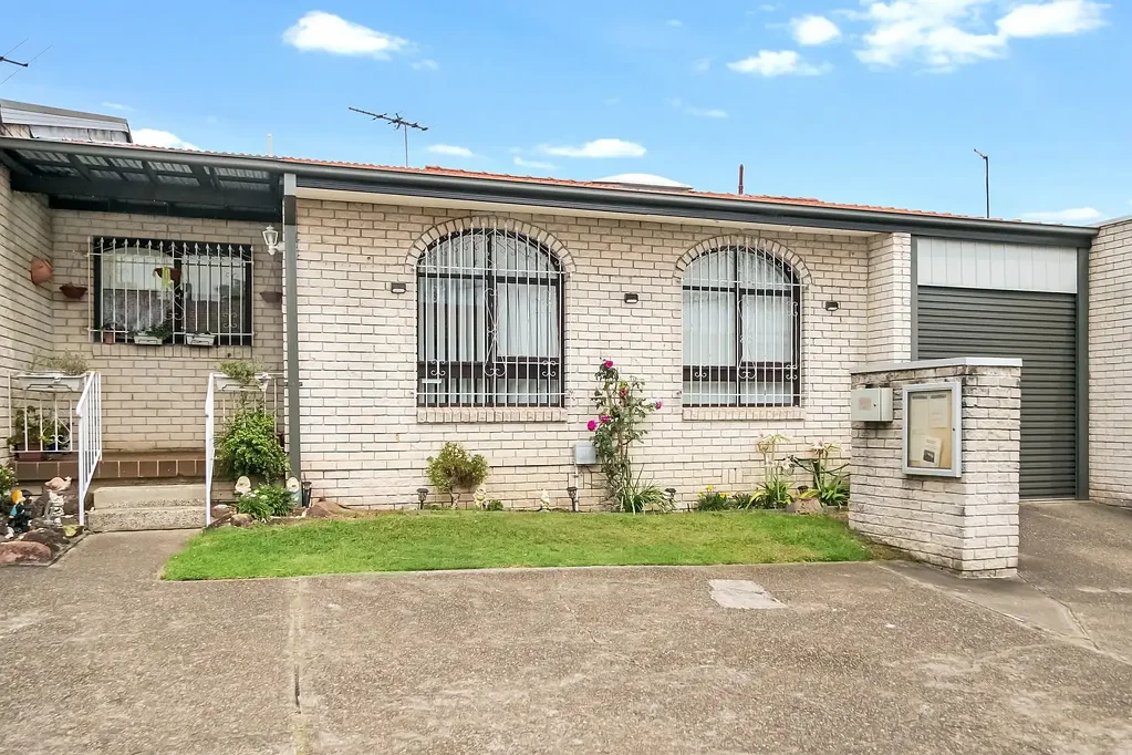 Belmore 2 Slaapkamer Centrally Located Villa in Tightly-Held Complex