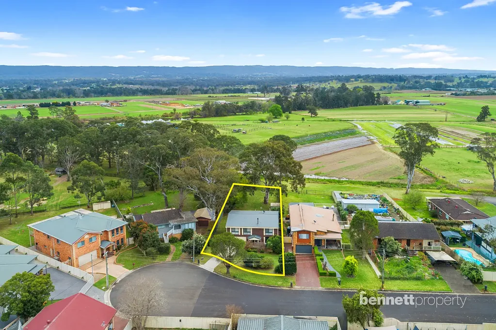 Agnes Banks 4બેડરૂમ SPACIOUS LAYOUT WITH DUAL-LIVING POTENTIAL, RURAL VIEWS AND HUGE YARD