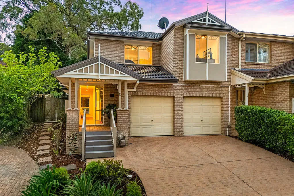 Cherrybrook 3房 Cherrybrook学区房 新装低维护 双车库 现代厨卫 私密后院 Freshly Updated Torrens Title Home in Prime Location