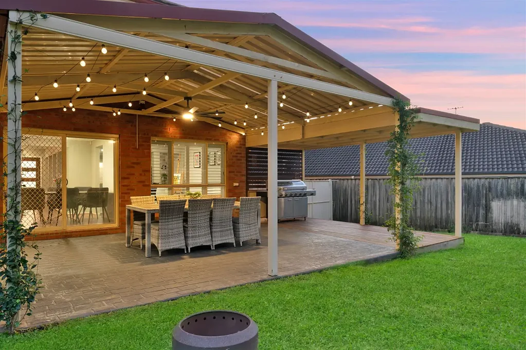 Bateau Bay 4 Bedroom Beautifully Renovated Family Home- Move Straight In!