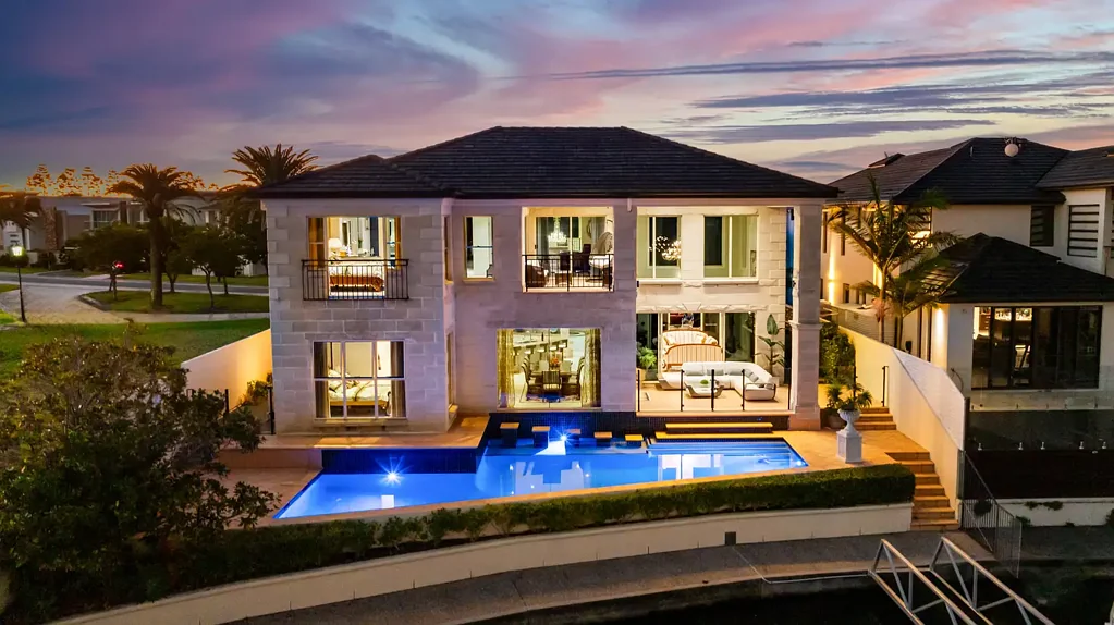 Paradise Point 5chambre SOLID SANDSTONE BUILT LUXURY HOME - IF QUALITY MATTERS TO YOU
