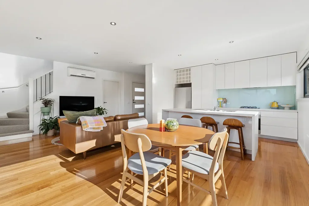 Reservoir 2部屋 Contemporary Style, Exceptional Convenience in the Heart of Reservoir