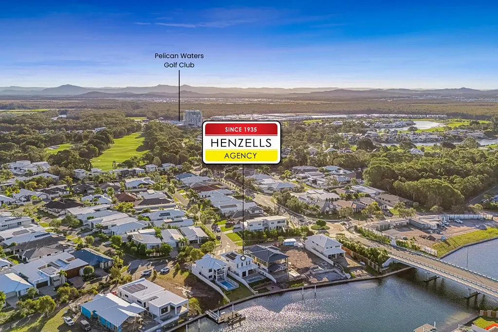 Pelican Waters 4房  DIRECT WATERFRONT, DEEP WATER, NEARLY NEW