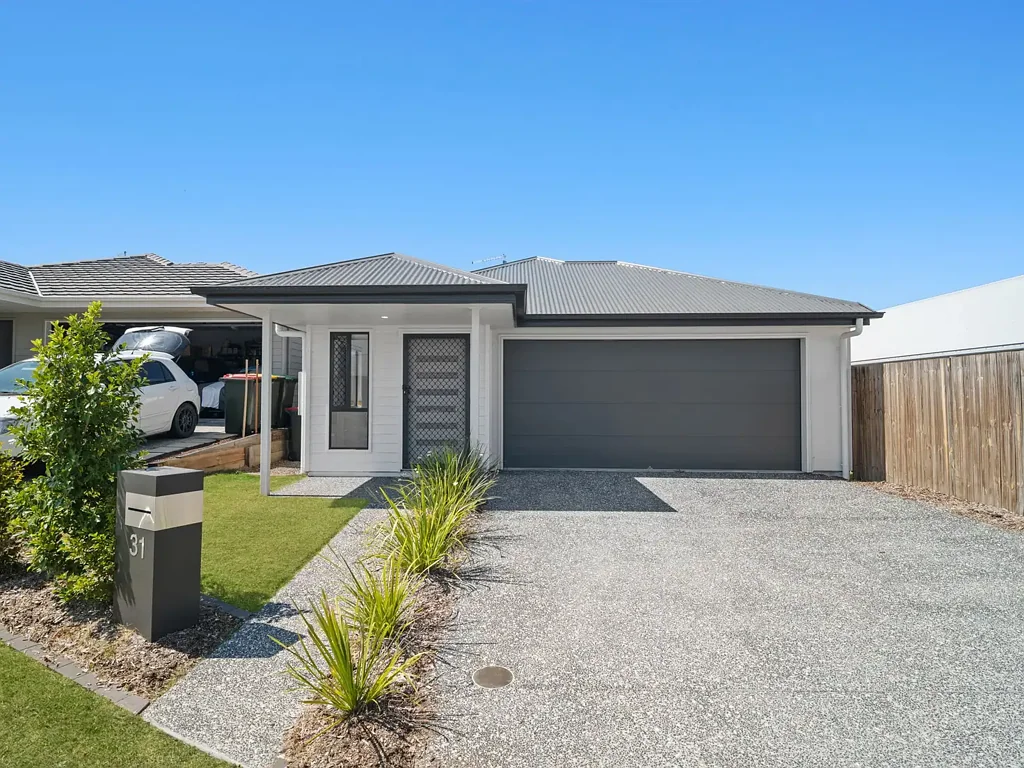 Modern Comfort in the Heart of Flagstone