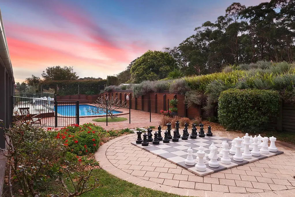 Bensville 6 Bedroom Sprawling Private Resort Style Acreage