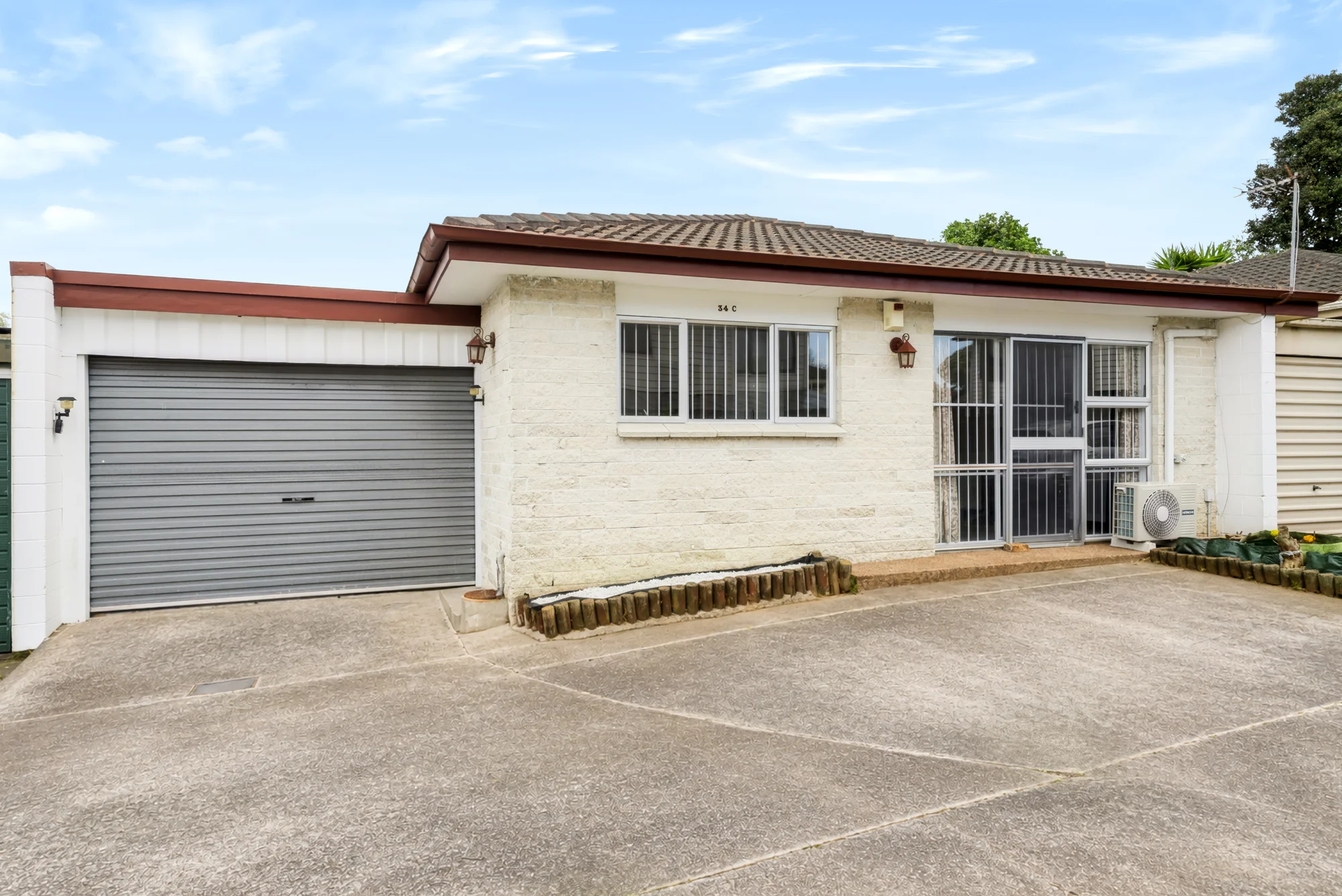 Papatoetoe 2कमरा TWO MORTGAGES? NO WAY - MUST SELL
