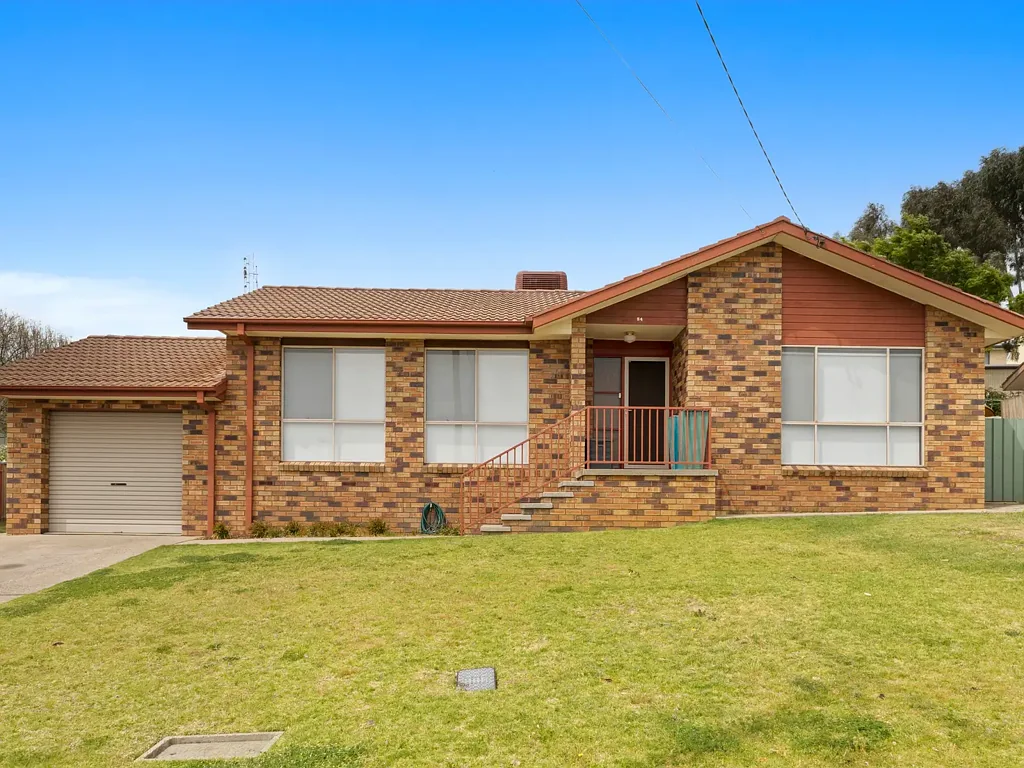 54 Merriman Drive, Yass, NSW 2582