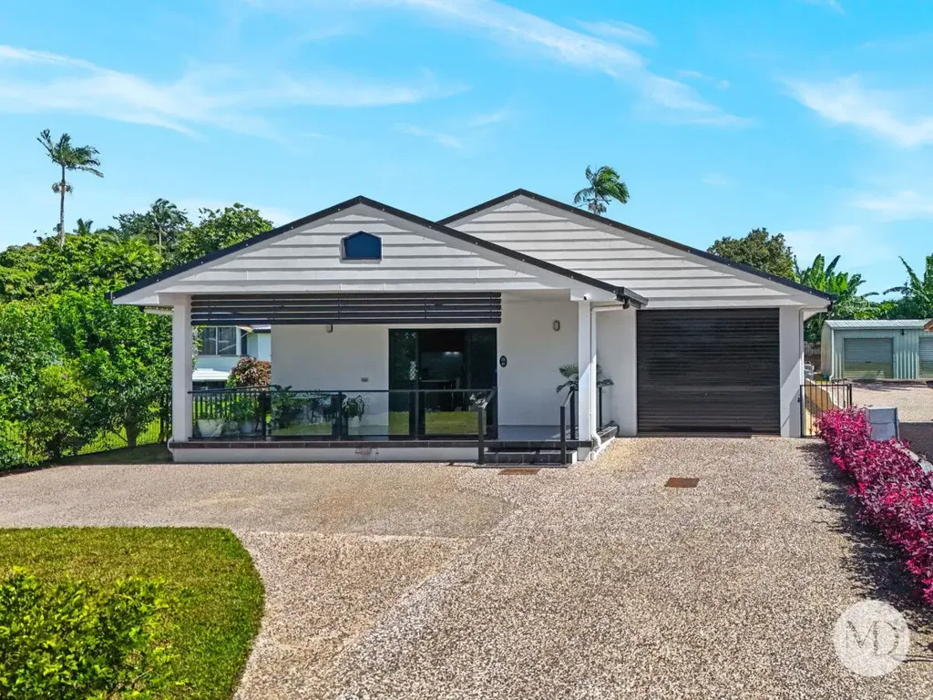East Innisfail 2Phòng ngủ Easy Living Starts Here - Accessible Home in Prime Location