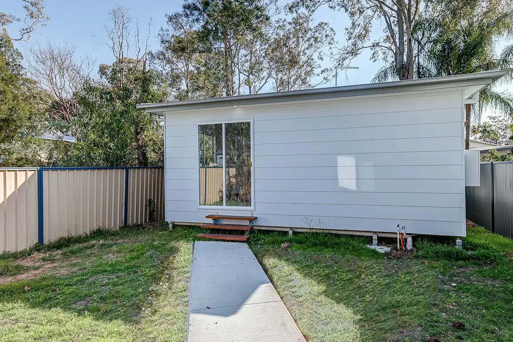 Low-Maintenance Living in a Convenient Eagleby Location!