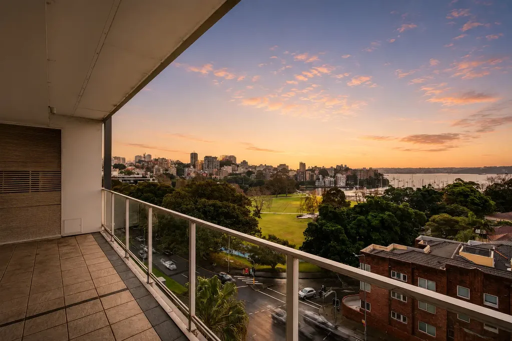 Edgecliff 1બેડરૂમ Sunlit Harbourview Apartment in an Exclusive Parkside Setting