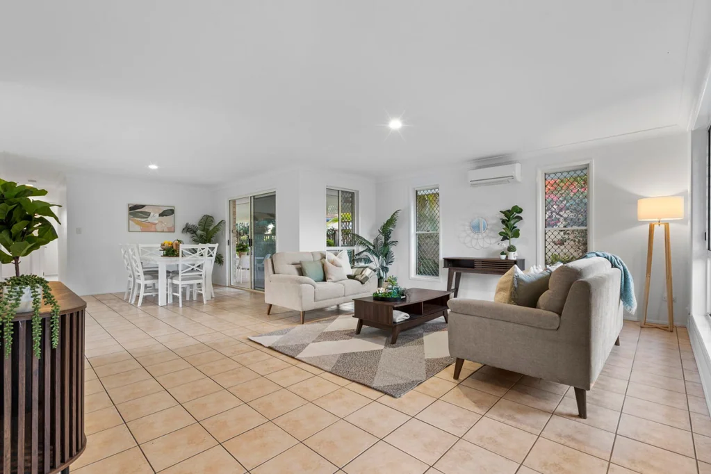 Calamvale 3Zimmer Immaculate Low-Set Home in a Quiet, Family-Friendly Pocket