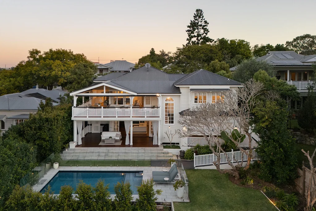Indooroopilly 6房 世代传承的Queenslander住宅，经过建筑师精心翻新 Generational Queenslander home, architecturally renovated