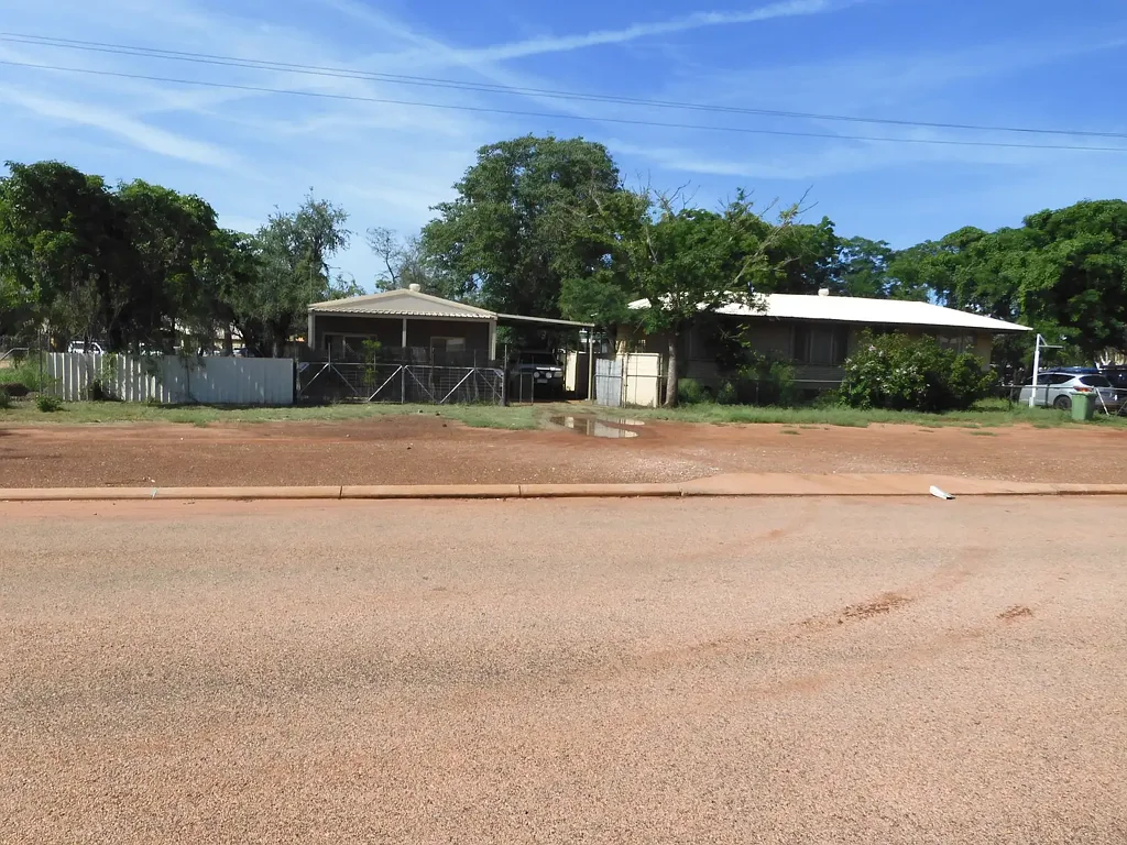 Derby 5침실 Dual-Income Opportunity on a Generous 1,020m² Block - Subdivision Approved.
