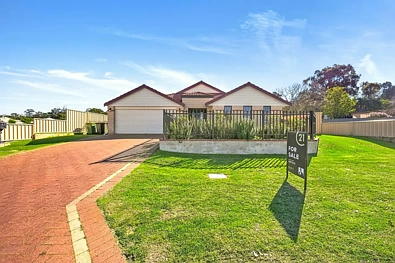 Collie 4 Bedroom Spacious Family Home with Multiple Living Areas