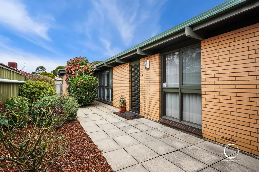 15 Vienna Avenue, Aberfoyle Park, SA 5159