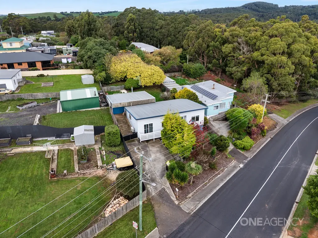 Somerset 3房  Renovated, Warm & Light-Filled With Leafy Outlook