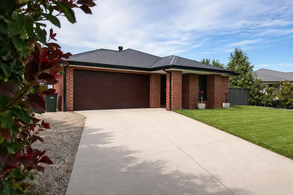 Cohuna 3房  The Perfect Blend of Comfort, Space & Security