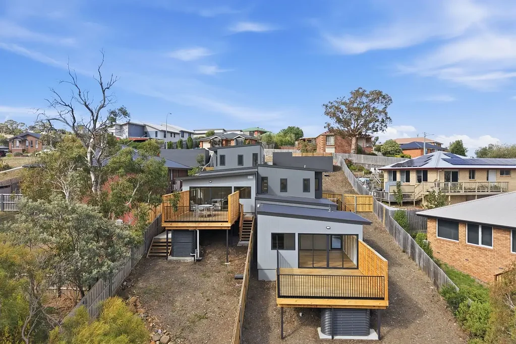 1 & 2/15 Aldridge Court, Claremont, TAS 7011