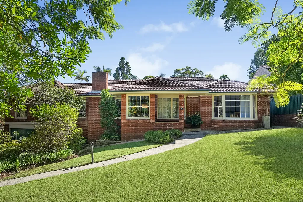 Pymble 4Moenga Inviting Family Retreat with a North-Facing Garden