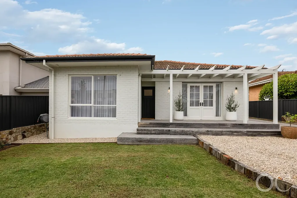Panorama 3Zimmer Open the Door to a Double-Brick Beauty Perfected for the Modern Family
