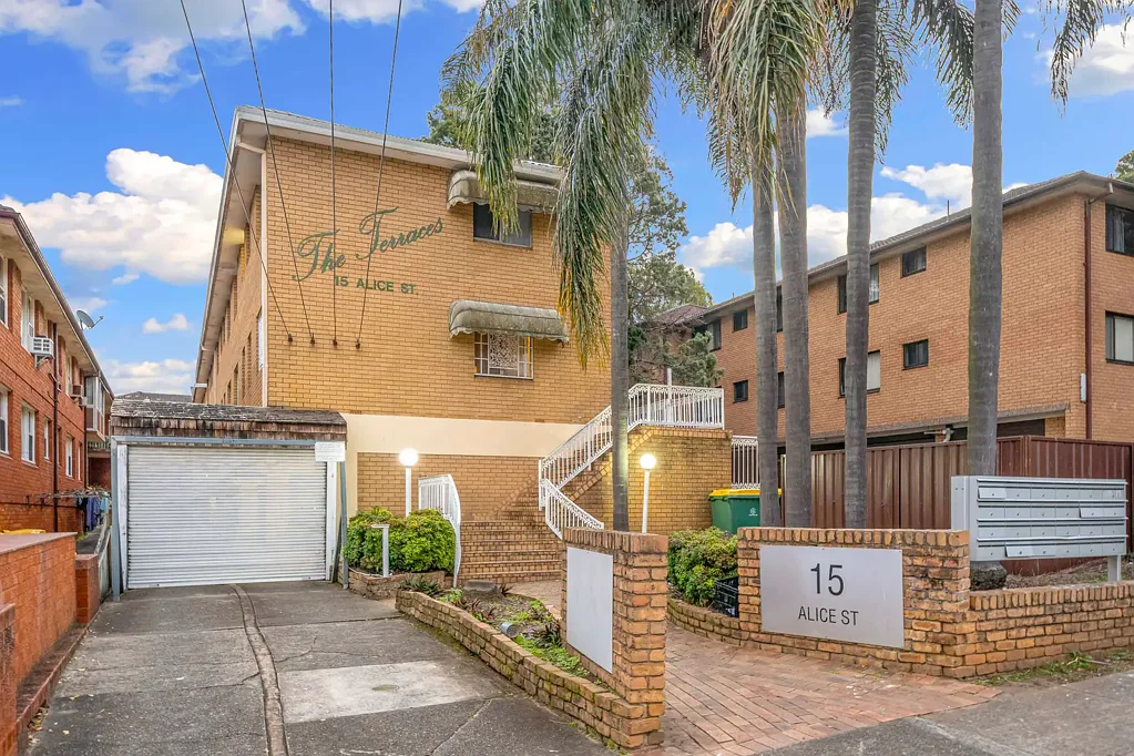 Wiley Park 2غرفة نوم Under contract by the Ralph Team....