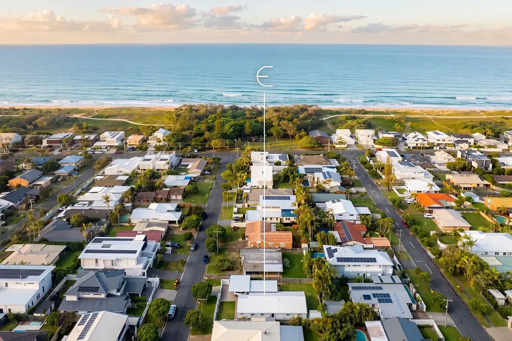 Warana 3房  Move in Ready, 7 Homes to the Beach!