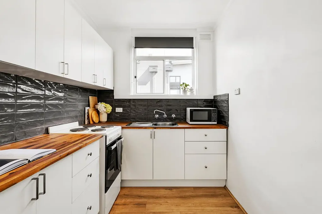 Northcote 1ਬੈੱਡਰੂਮ Light-Filled Living, Steps from the Iconic Fairfield Boathouse