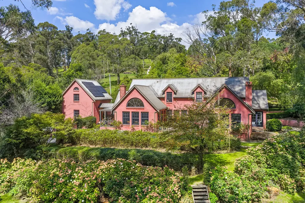 Mittagong 4 Slaapkamer Sophisticated Family Sanctuary in a Private Mt Gibraltar Setting