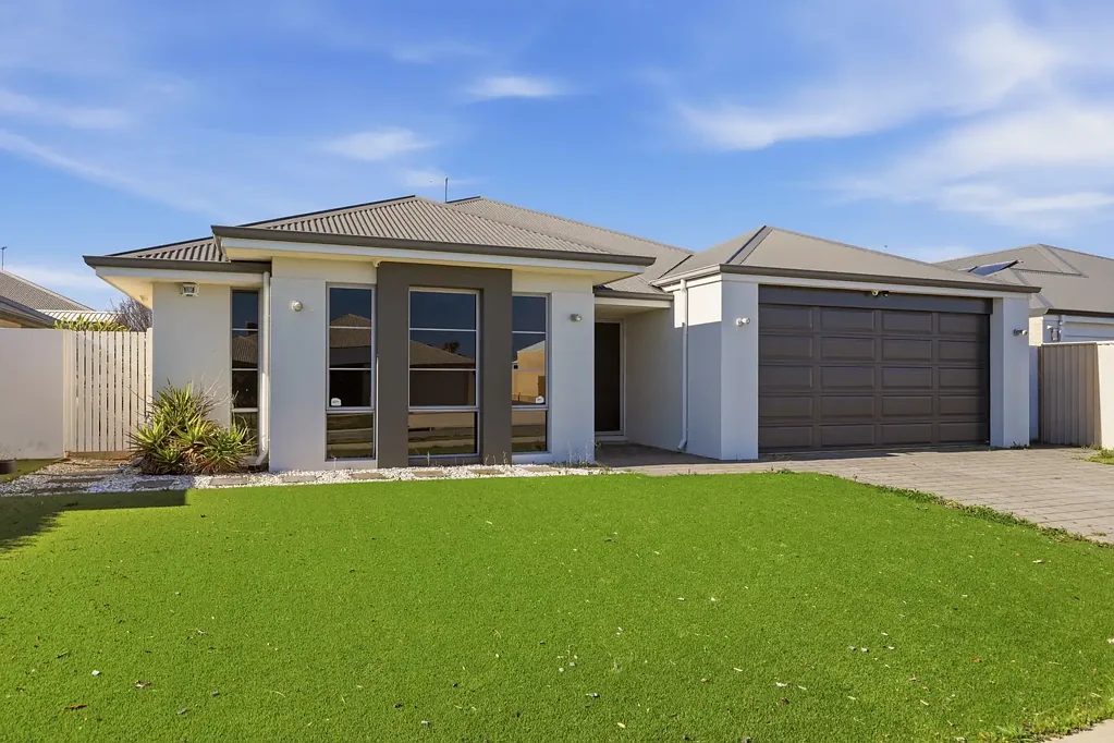 Baldivis 4chambre Fantastic location in sought-after Tuart Ridge Estate.