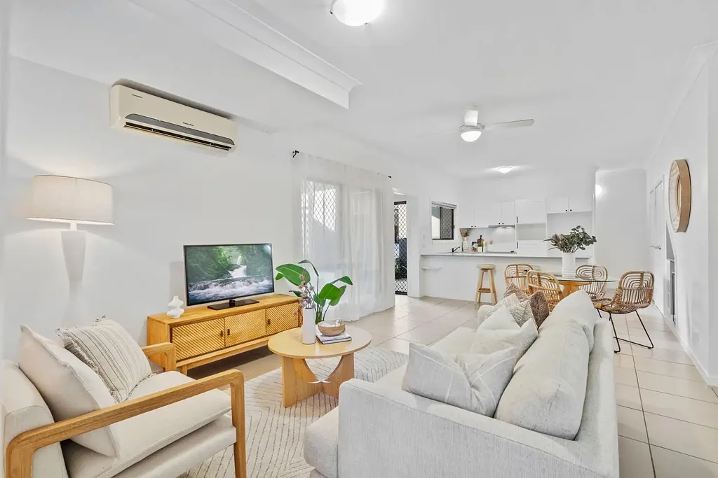 Moorooka 3 Slaapkamer Sleek Townhouse Living with Oversized Courtyard & Double Parking