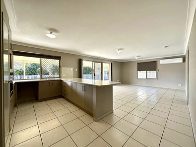 17 Keeley Place, Esk, QLD 4312, 4房, 2浴, House