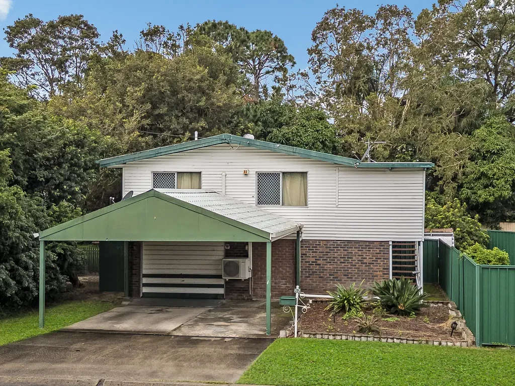 Deception Bay 3Habitaciones Prime coastal location with potential to renovate, rebuild or develop at a later date