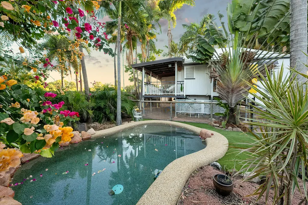 Railway Estate 3 Bedroom Tropical City-Edge Oasis with Park Views