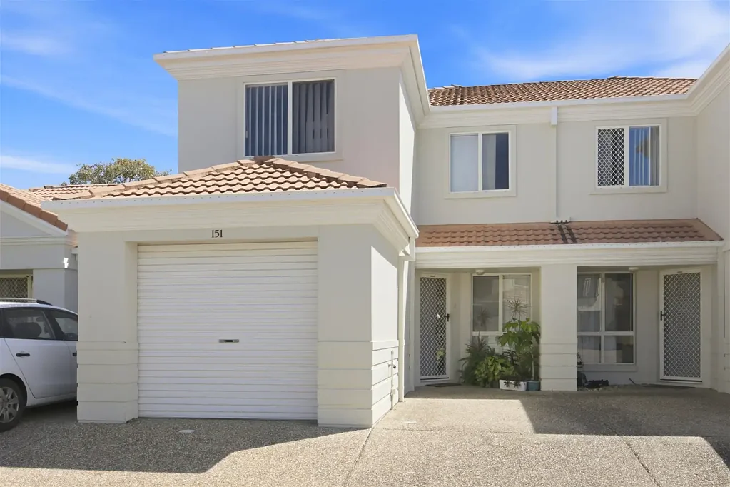 Merrimac 3 Slaapkamer Spacious 3-Bedroom Townhouse in "Lakeland Villas" - Low-Maintenance Lifestyle & Ultimate Convenience!