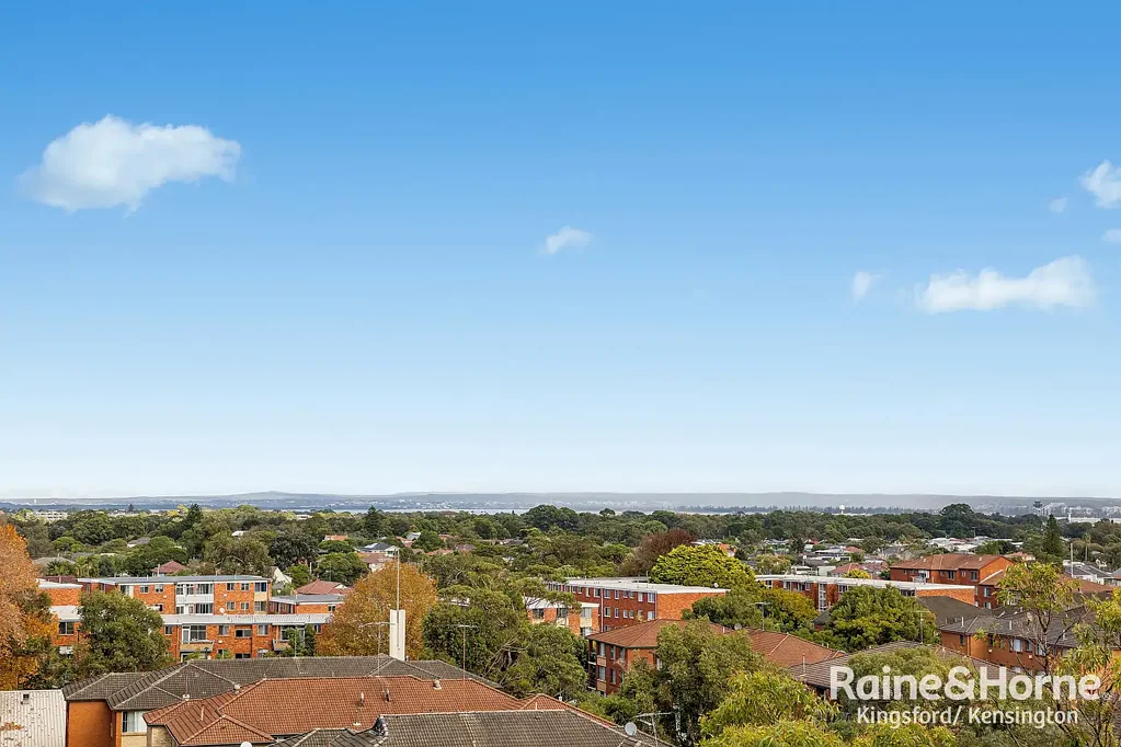 Eastlakes 2Zimmer Top-Floor, Level 7 Apartment with Panoramic Botany Bay Views in Prime Eastlakes Location
