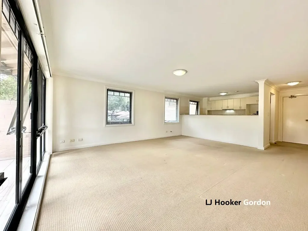 Spacious and Convenient - Walk to Rail and Shops