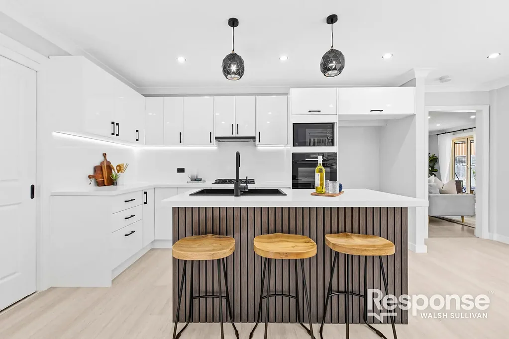 Baulkham Hills 3chambre Completely Transformed | Designer Renovation