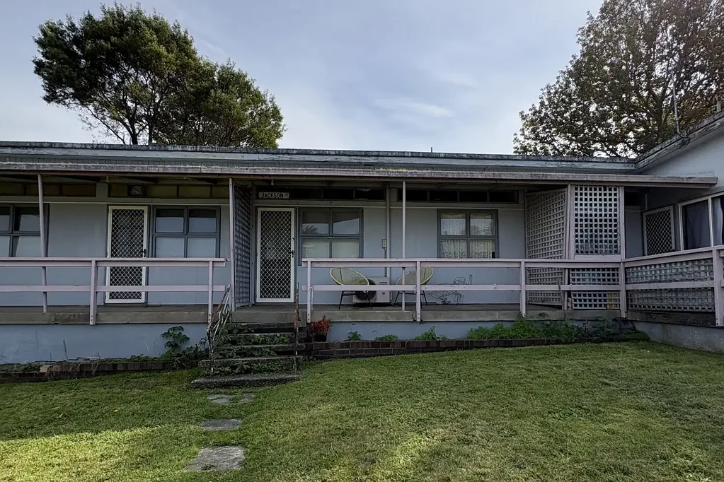 Neat, Low-Maintenance Living in a Convenient Location