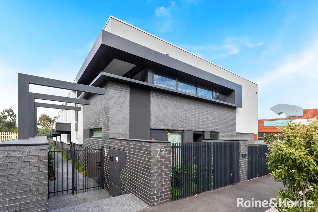 Footscray 3chambre Designer Living with City Views & Exceptional Convenience