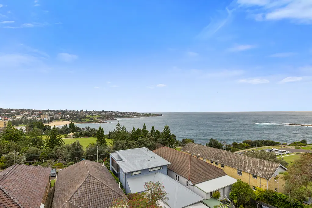 OCEAN VIEWS FROM EVERY ROOM + LARGE LIVING SPACES + STUDY + PARKING