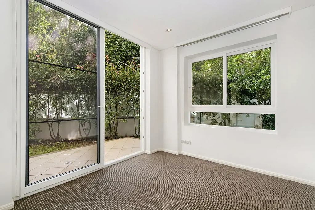 Ground Floor Garden Apartment with Leafy Outlook