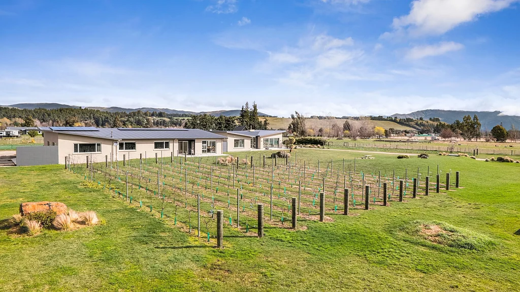 Hawea Flat 5房  Your Complete Lifestyle Property