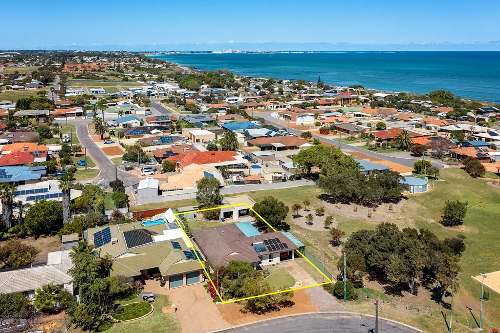 Sunset Beach 4房  A superb location your family will treasure!